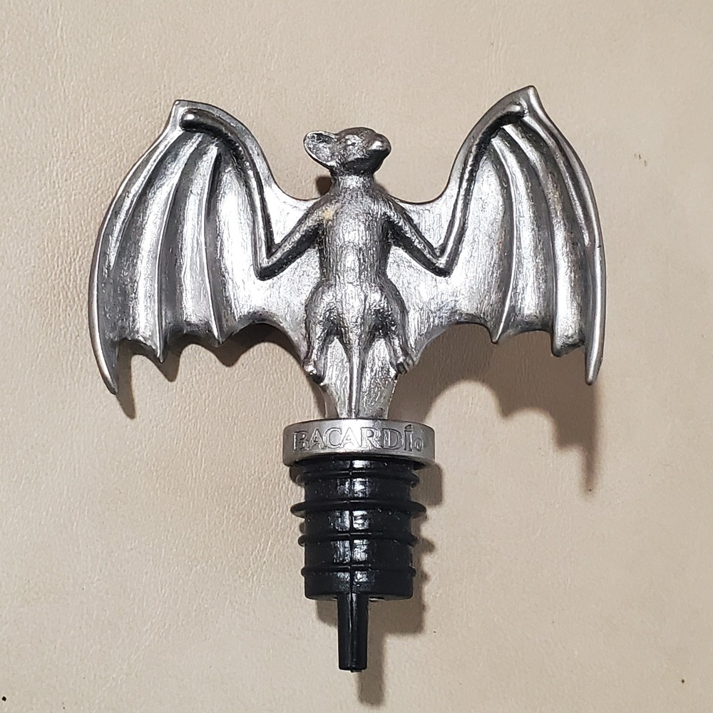Bacardi Rum Bat Logo Metal Bottle Pourer Spout Silver Pewter Style Barware